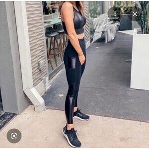 SPANX Every Wear Gloss Panel Pocket faux leather Black Shaping Leggings size L